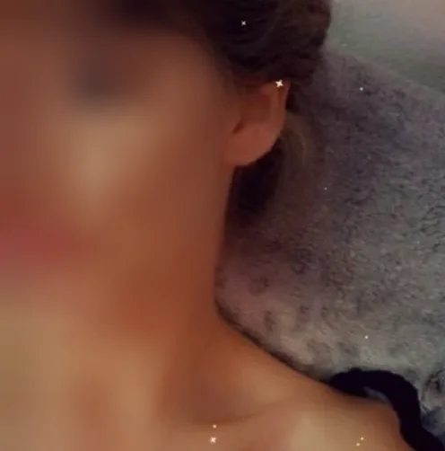 Amina, 26