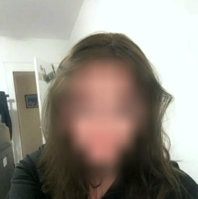 Ayla, 25