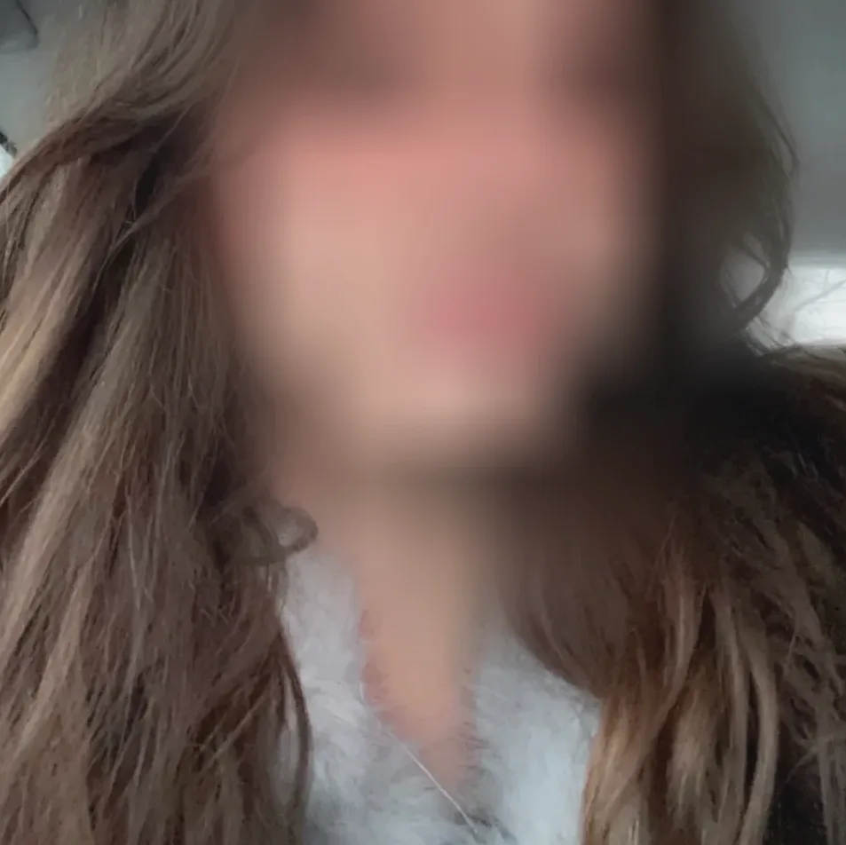 Cynthia, 23