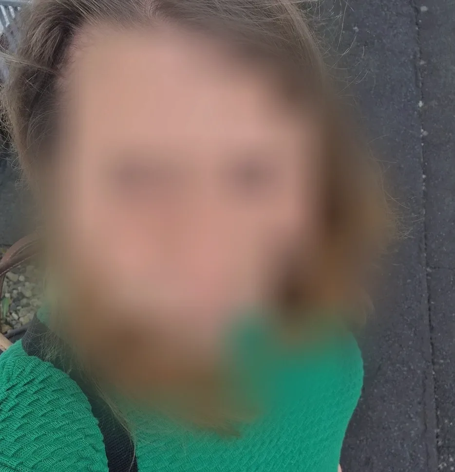 Isabel, 32
