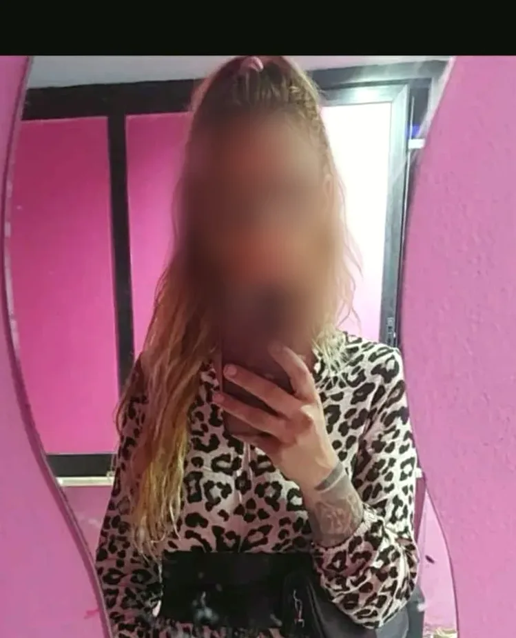 Julia, 30