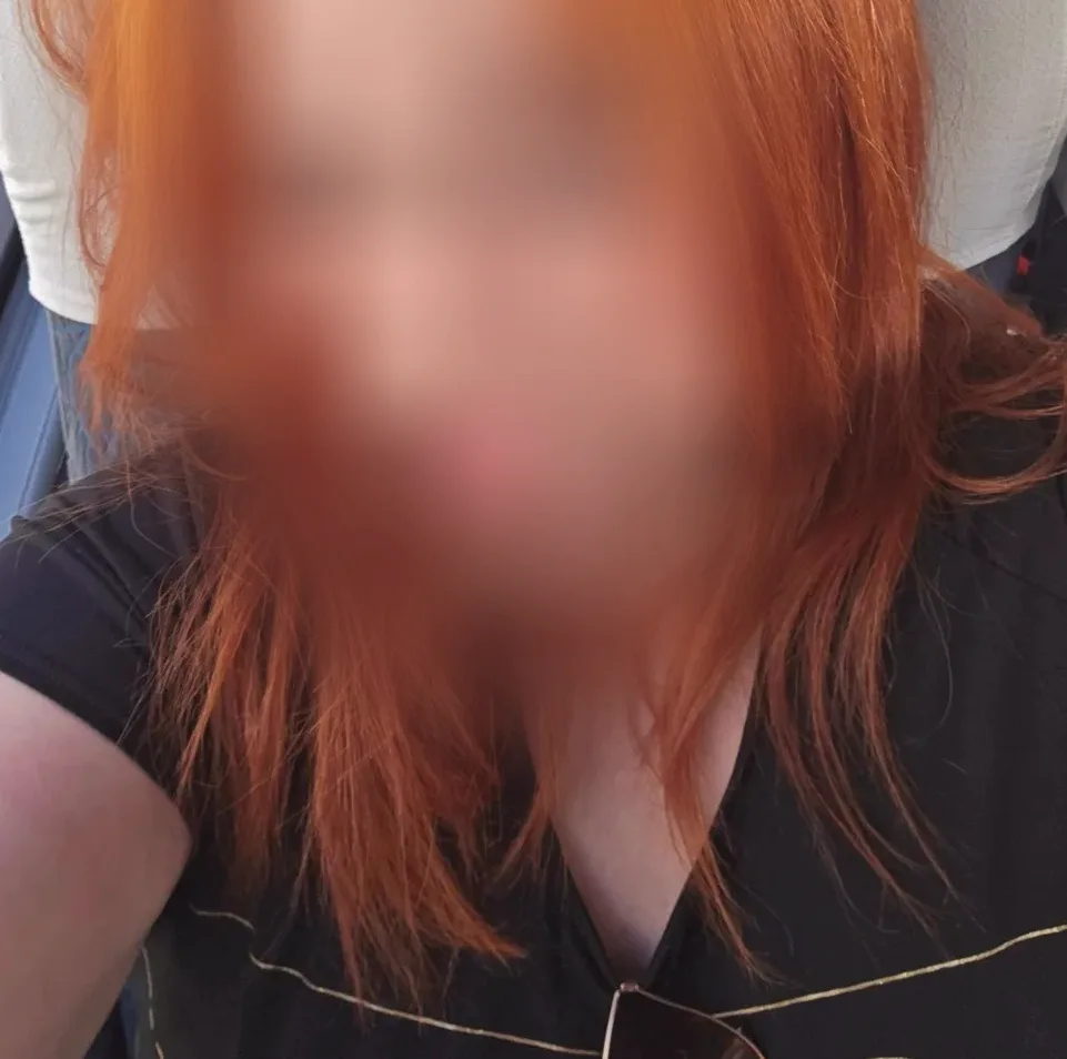 Lauren, 25