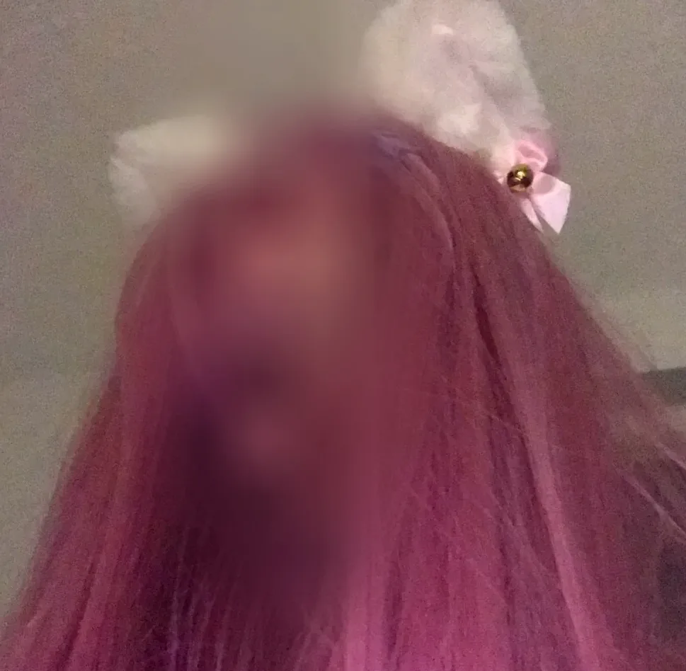Nina, 22